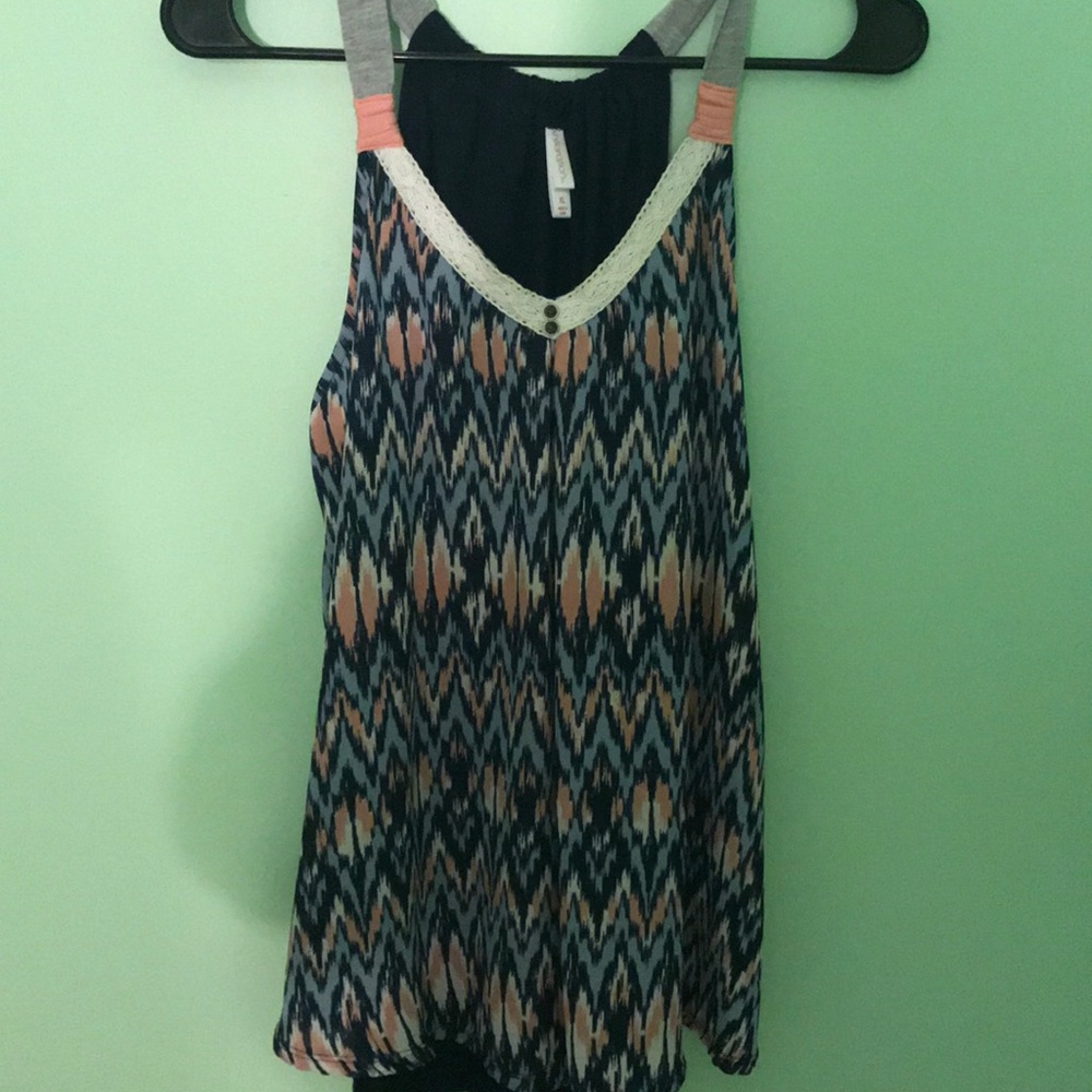 Patterned flowy tank top - Picture 2 of 3